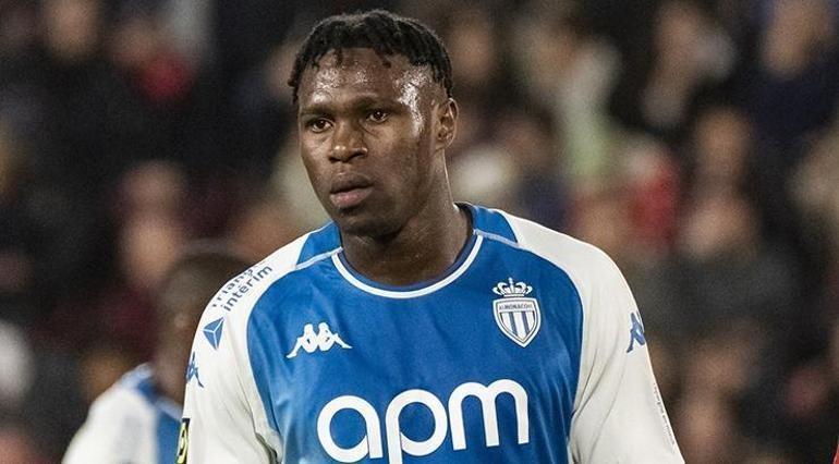 Galatasaray, Wilfried Singo transferini KAPa bildirdi İstanbula geliyor