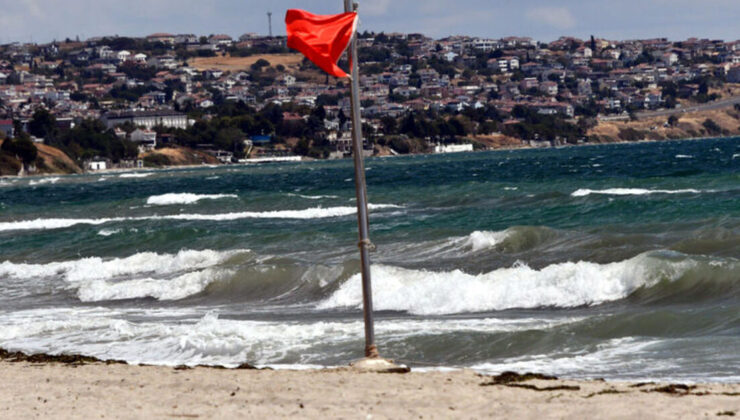 Kırmızı bayrak asıldı! Bir kentte deniz yasağı