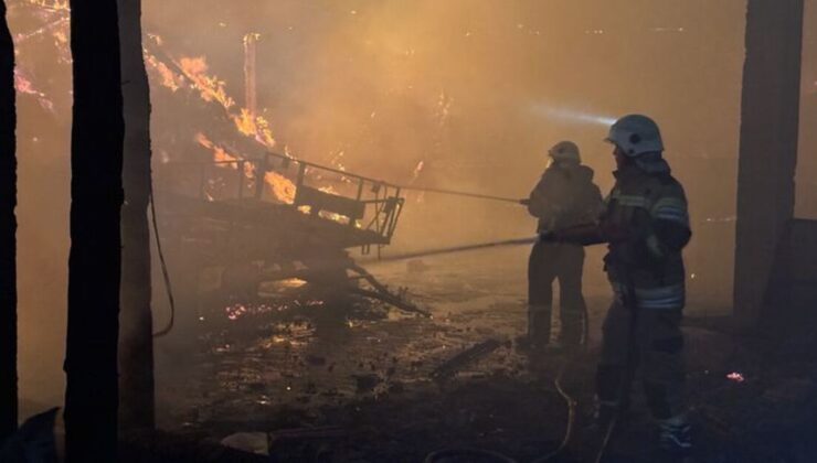 Kütahya’da 2 köy evi, 3 samanlık ve 2 ahır yandı