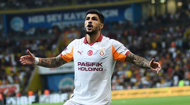 Eren Elmalı yine sahnede!