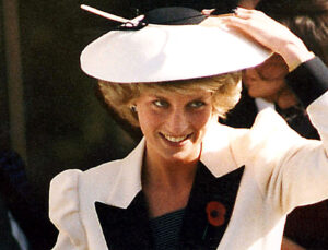 Prenses Diana’nın mühürlediği zaman kapsülü bir hastaneden çıkarıldı