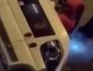 Sultanbeyli’de servis minibüsü ile otomobil çarpıştı: 10 yaralı