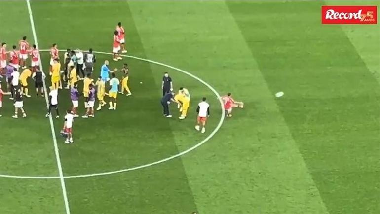 Takım arkadaşları sakinleştirmişti Kerem Aktürkoğlunun maç sonu yaptığı hareketin nedeni ortaya çıktı