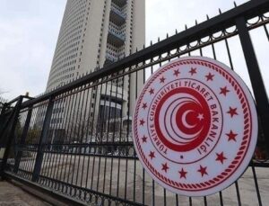 Ticaret Bakanlığı’ndan “domateslerin çöpe dökülmesiyle” ilgili açıklama