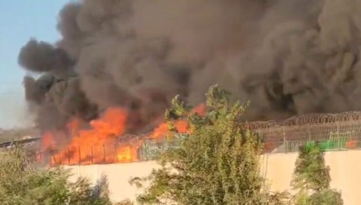 Adana’da zincir marketin deposunda yangın