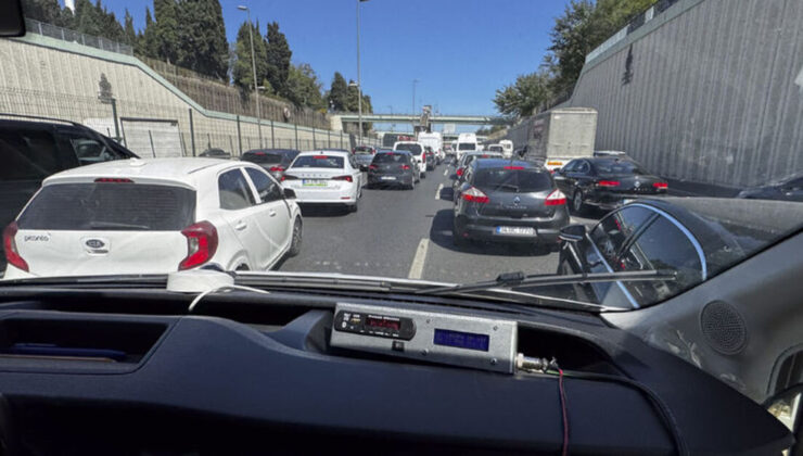 Ambulanslar için yeni uygulama! Sireni duymayana radyodan mesaj iletilecek
