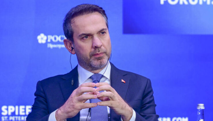 Bakan Bayraktar açıkladı: İki yeni sondaj gemisinin ilki Mersin Taşucu Limanı’na ulaştı