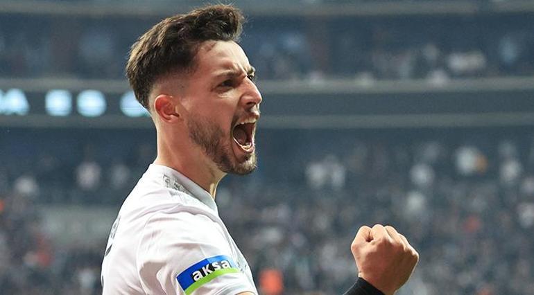 Beşiktaşta Tayyip Talha ile yollar ayrıldı Sözleşme imzalamaya gitti