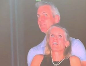 Coldplay konserindeki aldatma skandalı boşanma getirdi