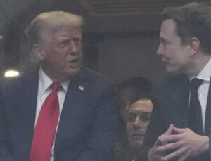 Dudak okuyucu açıkladı: Donald Trump’tan Elon Musk’a “Seni özledim” mesajı