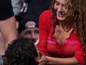 Ebru Şahin’in galibiyet sevinci