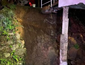 Heyelan riski nedeniyle 2 bina tahliye edildi