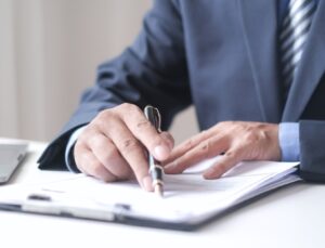 İş arama iznini kimler kullanabilir?