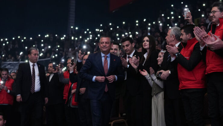 İşte CHP’nin Olağanüstü Kurultay Planı! Delegeler krizin yönünü değiştirebilecek mi?