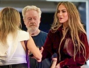 Jennifer Lopez Hollywood’un efsanevi yönetmeni Ridley Scott ile buluştu