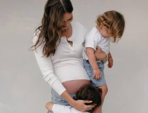 Karlie Kloss üçüncü çocuğunu dünyaya getirdi