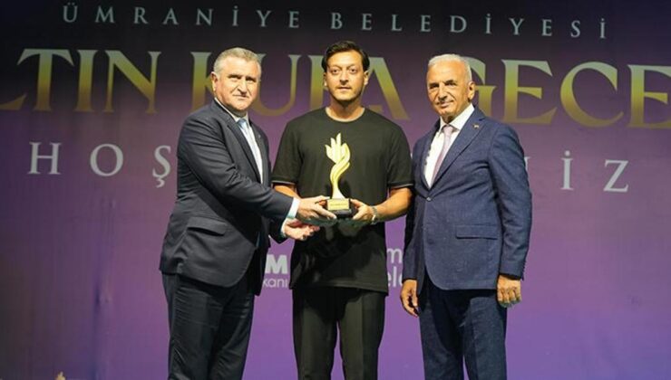 Mesut Özil’e büyük onur! ‘Yılın spor insanı’
