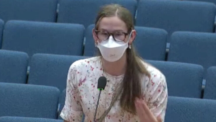 Oyuncu çiftin kızı Violet Affleck BM’de maske çağrısı yaptı