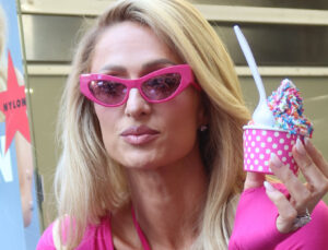 Paris Hilton: Yıllarca ‘aptal’ diyerek beni taciz ettiler