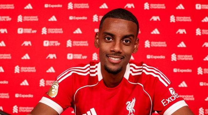 Isak resmen Liverpool'da