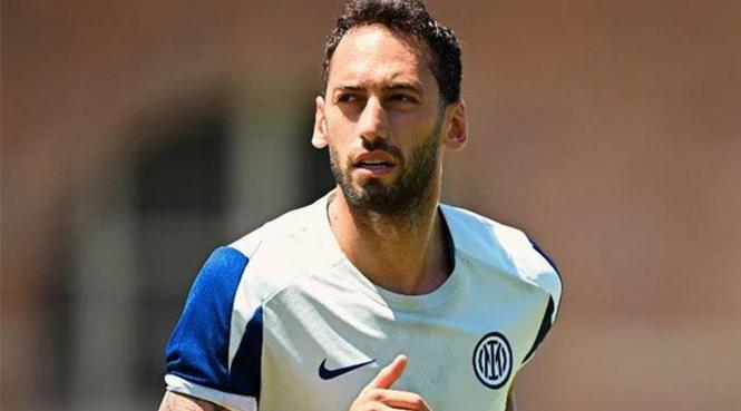 Hakan Çalhanoğlu'ndan Galatasaray'a mesaj