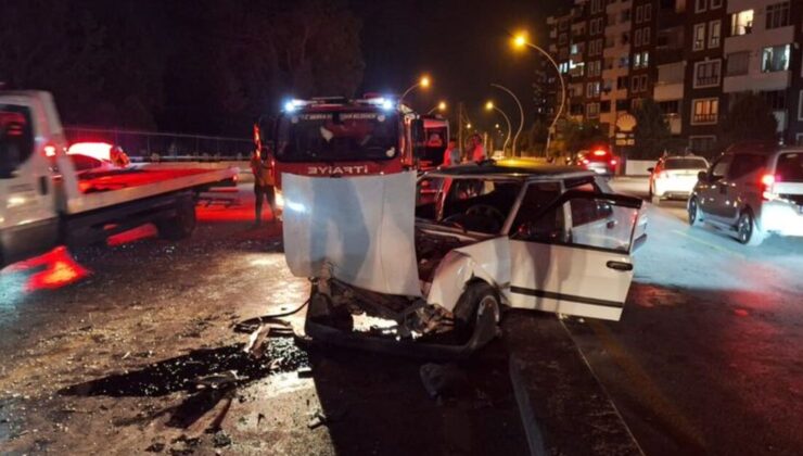 Tarsus’ta 3 otomobil çarpıştı: 1 ölü, 8 yaralı
