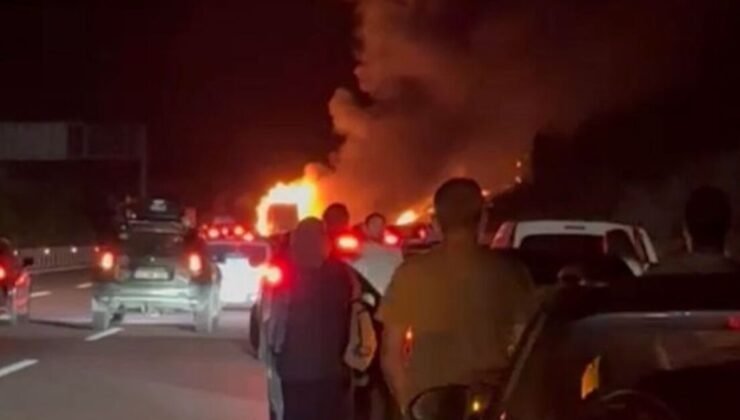 Yalova’da seyir halindeki TIR alev aldı