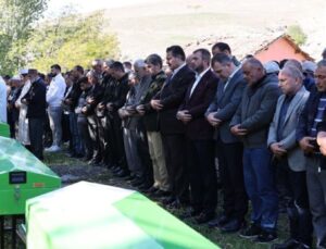 4 tabut yan yana 3’ü kardeş! Gözyaşları sel oldu…