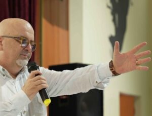 Birol Güven: Dünyanın gözü üzerimizde