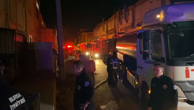 Bursa’da mobilya imalathanesinde yangın çıktı