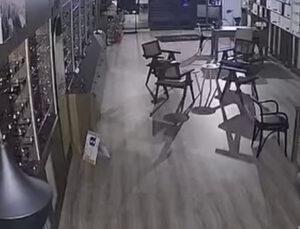 Bursa’da deprem anları kamerada