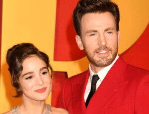 Chris Evans baba oldu