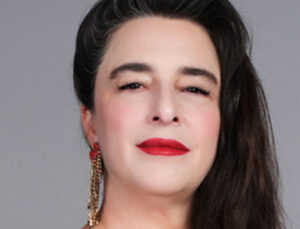 Esra Dermancıoğlu: Oyunculuk benim kutsalıma girmiyor