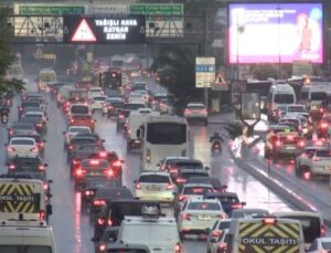 İstanbul’da sağanak trafiği kitledi! Yoğunluk yüzde 80’e ulaştı!