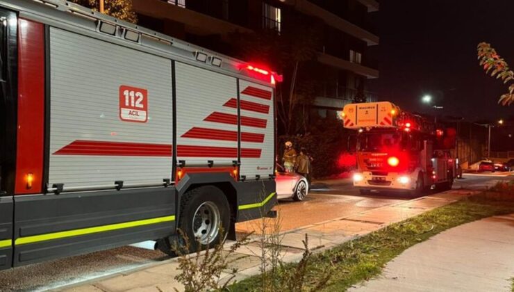 İzmir’de apartman dairesinde yangın! Mahsur kalan 4 kişi ile 1 köpek kurtarıldı