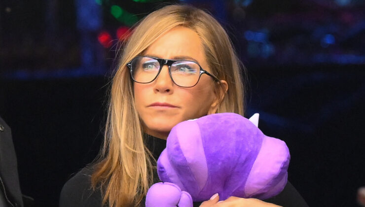 Jennifer Aniston: Bana ‘bencil ve işkolik’ dediler ama 20 yıl anne olmak için uğraştım