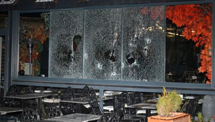 Motosikletli 2 kişi iş yerini kurşunladı