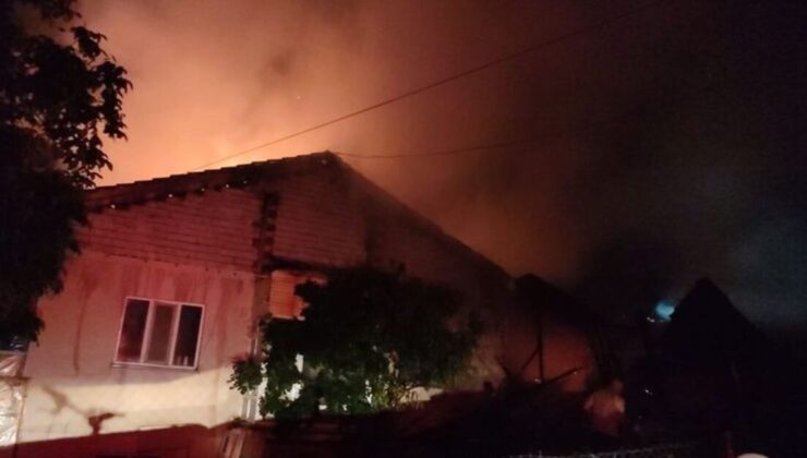 Saman deposundaki alevler eve ve otomobile sıçradı