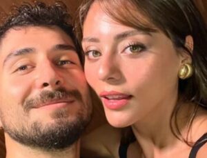 Sıla Türkoğlu ve Ata Ayyıldız’dan ayna pozu