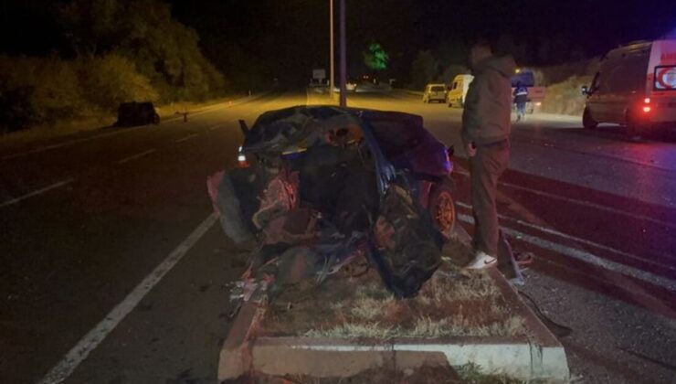 Yozgat’ta direğe çarpan otomobil ikiye bölündü: 1 ölü