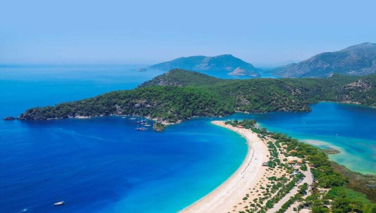 Antalya, tüm zamanların en yüksek ekim ayı ziyaretçi rekorunu kırdı