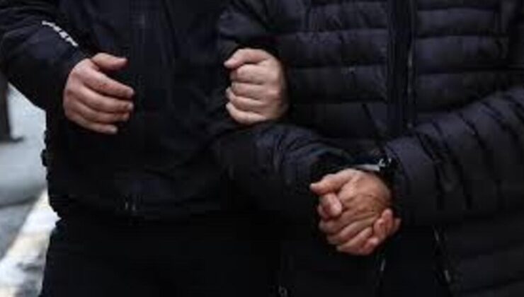 Atatürk afişlerine zarar veren kişiye gözaltı