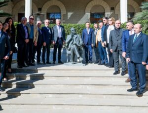 ‘Azerbaycan’ın çevresinde tılsım oluştu’