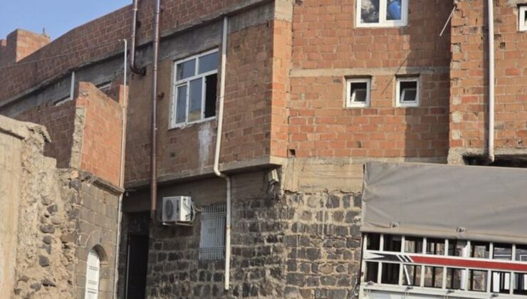 Başından vurulup öldü! Gözaltılar var… Evde silahlı çatışma!