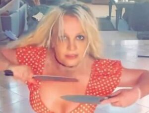 Britney Spears her şeyi sildi gitti