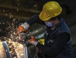 İşçi ihbar süresindeki zamdan yararlanır