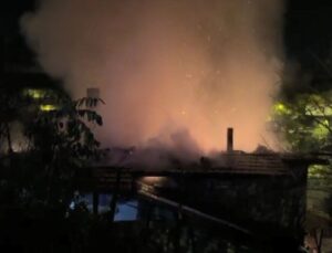 Karabük’te 3 katlı tarihi konakta yangın