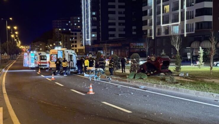 Kavşakta iki otomobil çarpıştı: 4 yaralı