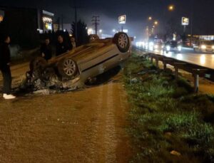 Kontrolden çıkan otomobil, ters döndü: 2 yaralı