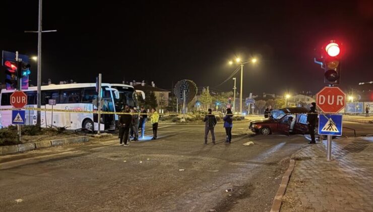 Nevşehir’de tur otobüsü ile otomobil çarpıştı: 2 ölü, 3 yaralı